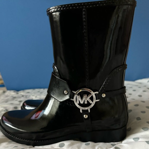 Michael Kors Rubber Boots Size 6 - Picture 2 of 8